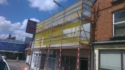 Shop Front Pavement Scaffold Bedford